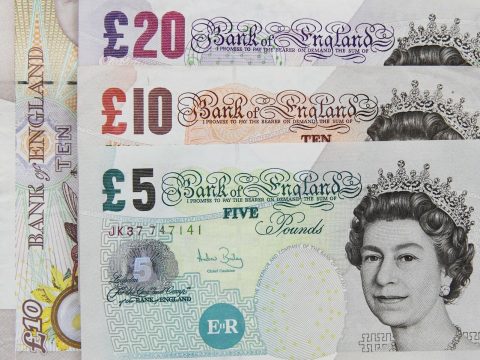 Sterling Opens Higher as EU, UK Continue Brexit Talks