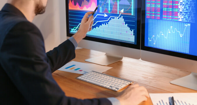Male,Broker,Working,In,Office.,Finance,Trading,Concept | Online Trading Secrets