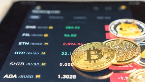 Bitcoin (BTC) vs Binance Coin (BNB): Which Should You Buy?