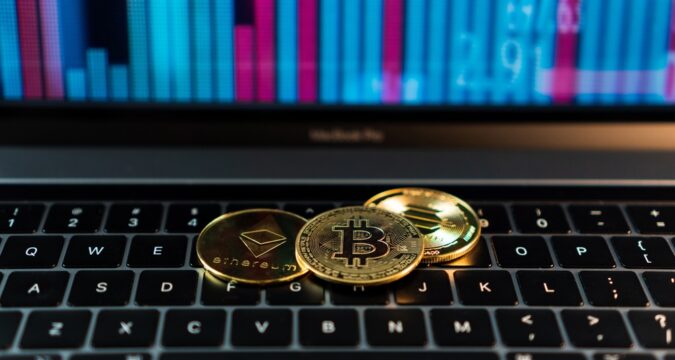 CloseupOfGoldenBitcoinEthereumAndSolanaCoinsOnTop | Online Trading Secrets Price Analysis May 31st, 2025 - BTC, SOL, ETH, and XRP