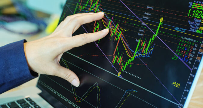 BusinessPeopleWorkingWithStockTradingForexWithTechnicalIndicator | Online Trading Secrets LuxrenCapital Review 2025: Die wichtigsten Funktionen, die Trader kennen sollten